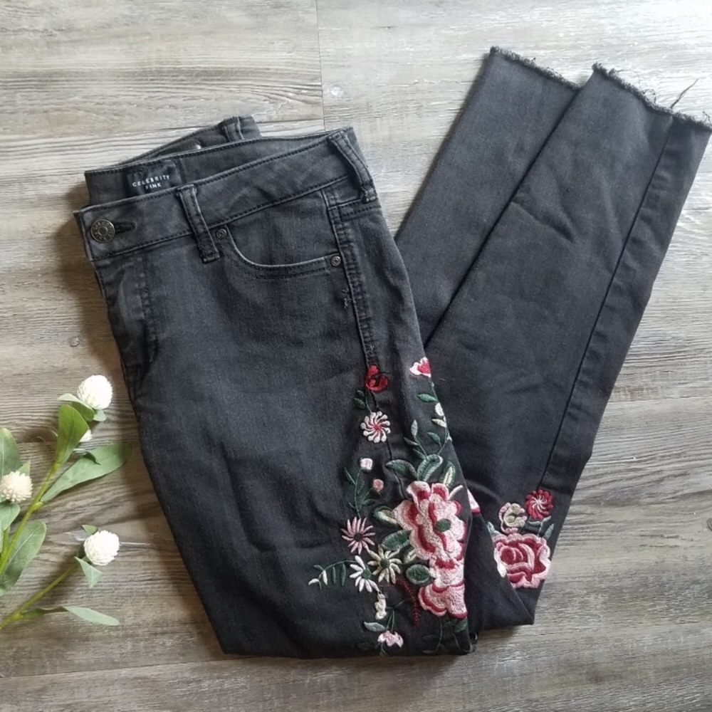 CELEBRITY PINK  Floral Mid Rise Ankle Skinny Jeans